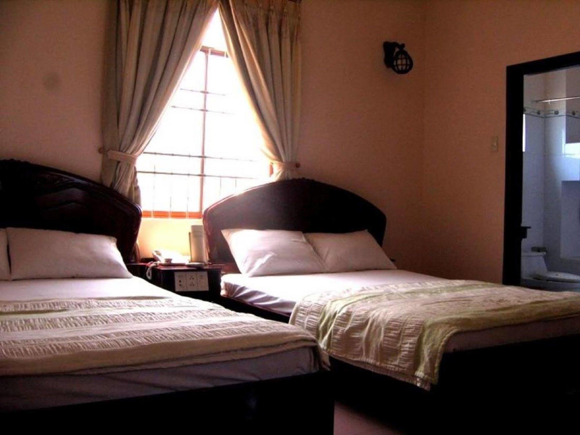 Oyo 563 Phu Thinh Hotel Nha Trang Buitenkant foto