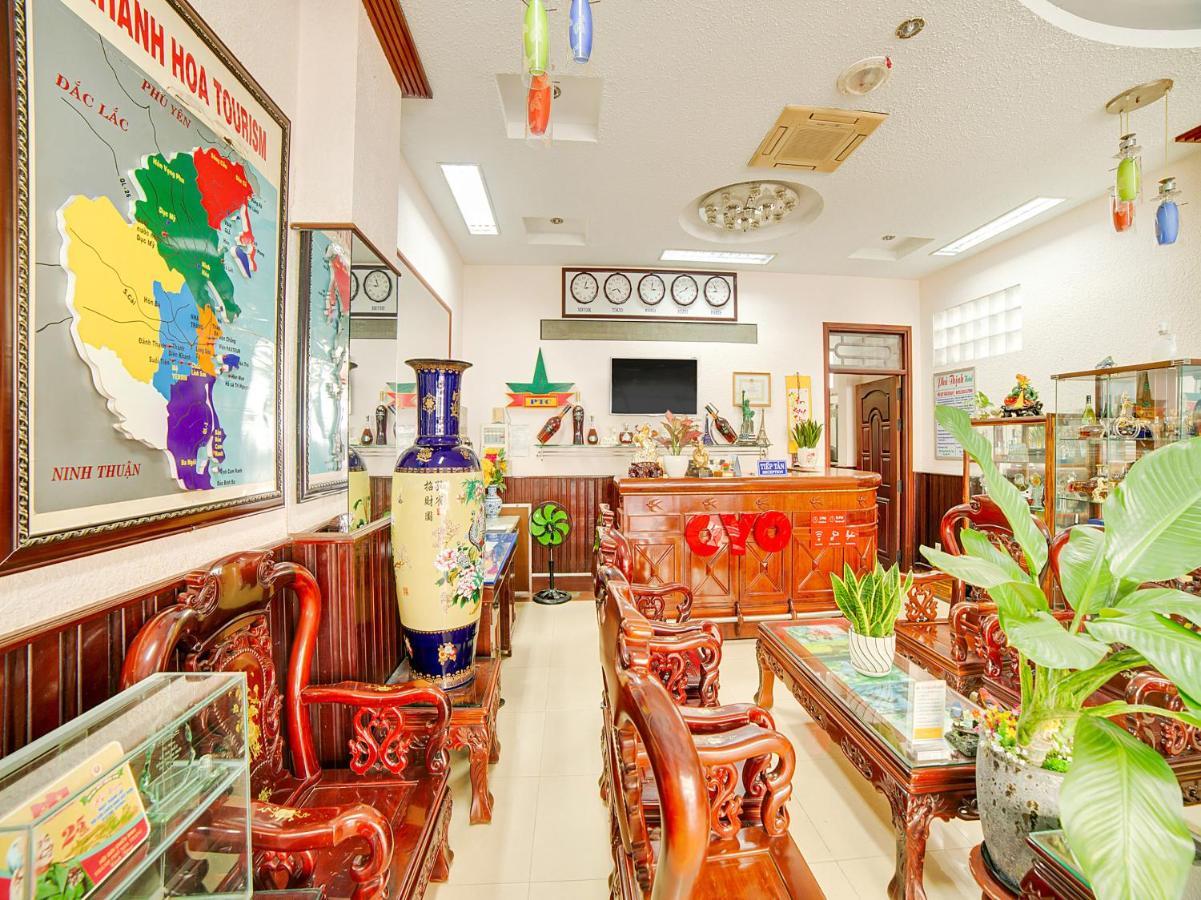 Oyo 563 Phu Thinh Hotel Nha Trang Buitenkant foto
